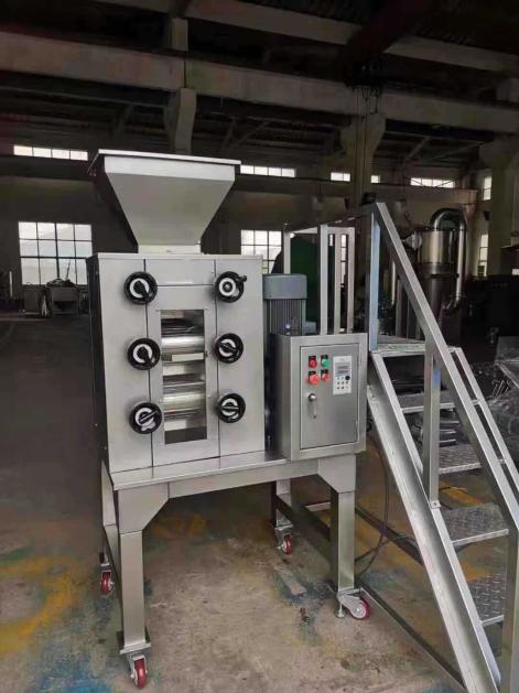 YINDA YDGH nut roller mill with feed hopper and adjustable roller assembly